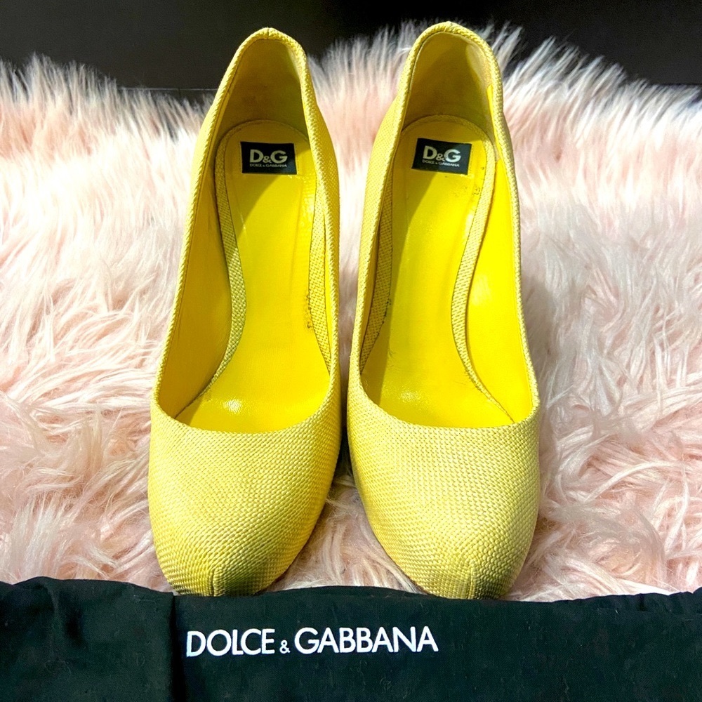 DOLCE AND GABBANA LUXURY YELLOW HEEL
